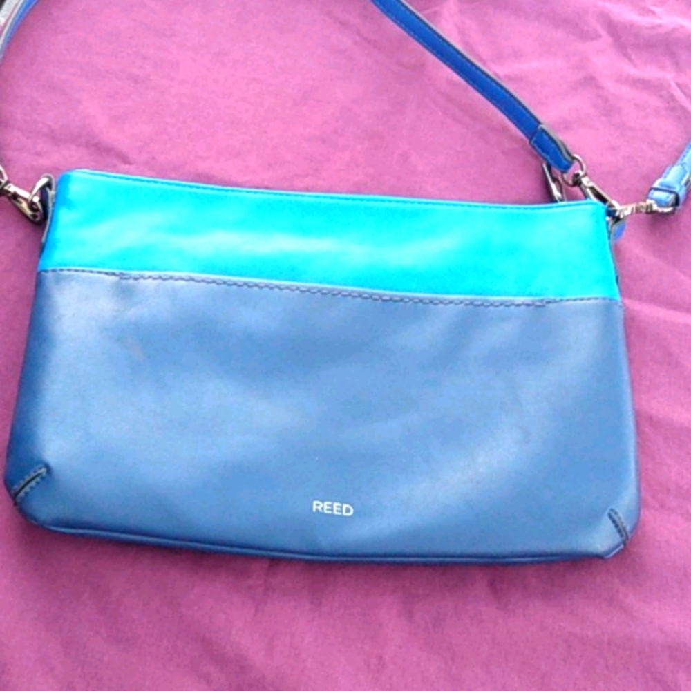 REED crossbody 💙